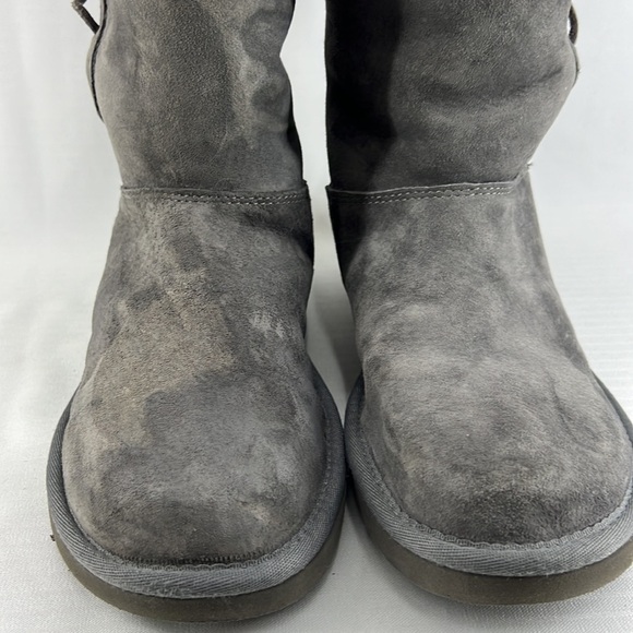 UGG Suede Winter Boots Style Upside - Picture 3 of 15